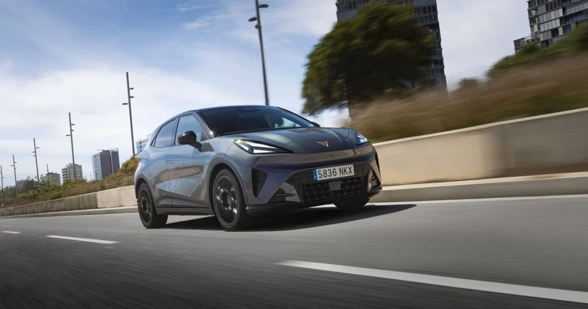 CUPRA Raval Plus v tříčtvrtečním předním pohledu