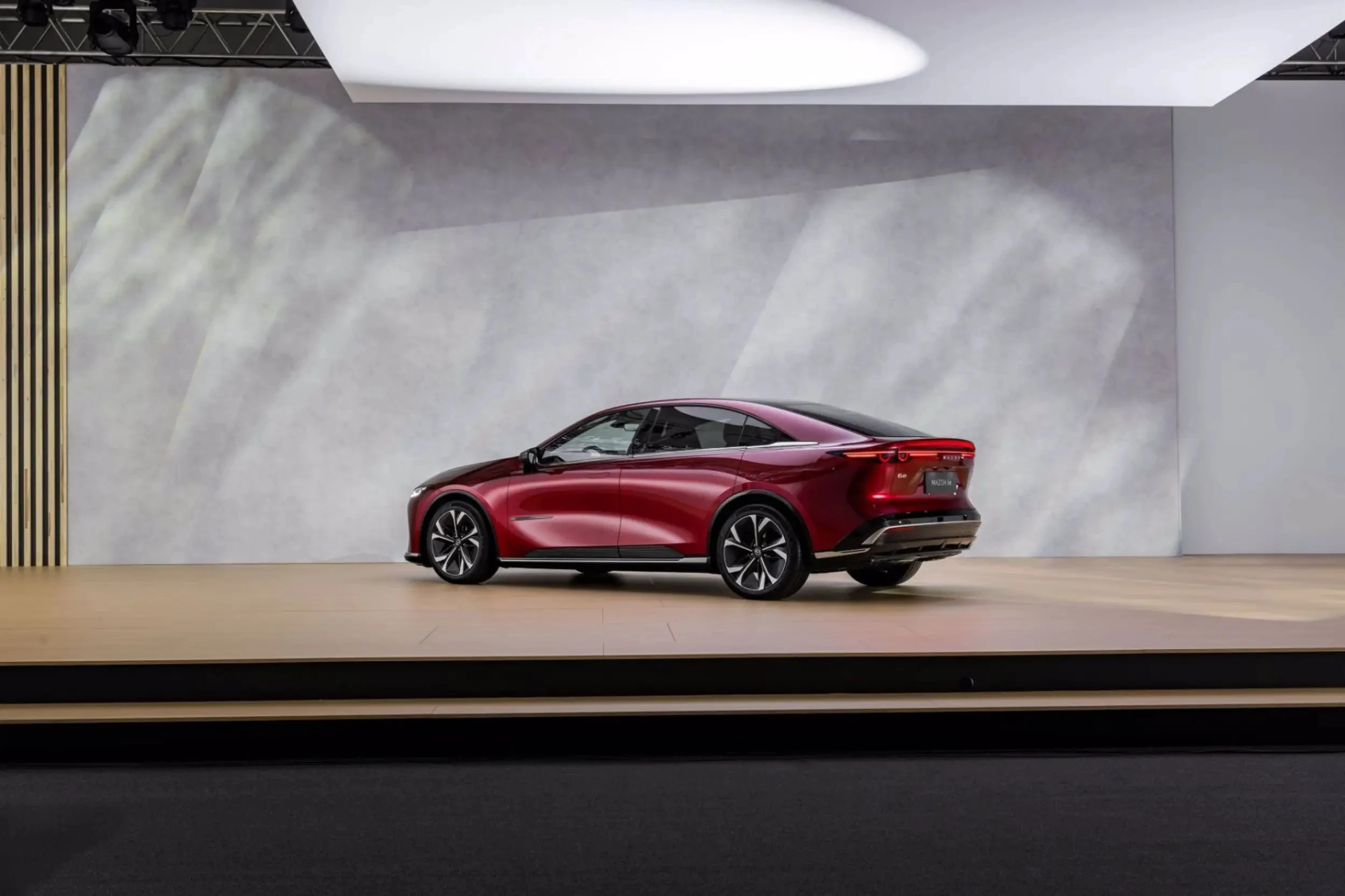 Mazda6e Long Range s dojezdem 552 km podle WLTP