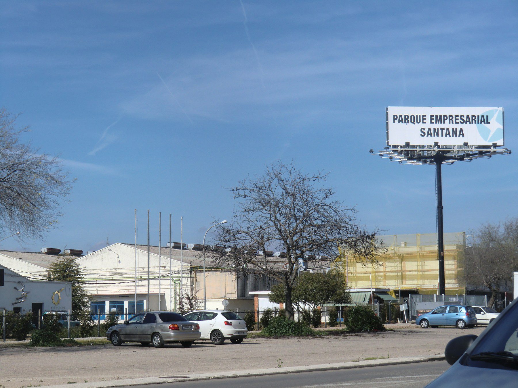 Vjezd do průmyslového areálu Parque Empresarial Santana v Linares