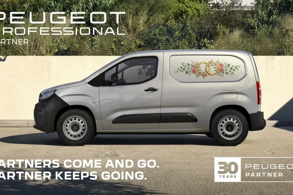Peugeot Partner v bočním pohledu, oficiální vizuál k 30. výročí modelu