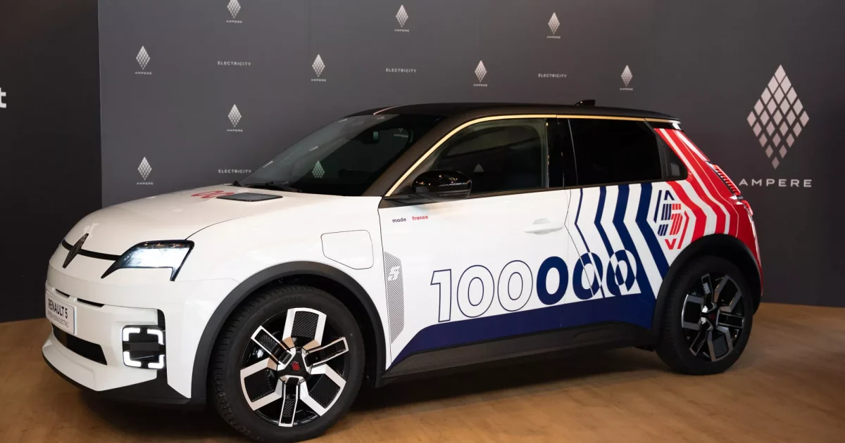 Jubilejní Renault 5 E-Tech připomíná výrobní milník francouzských závodů