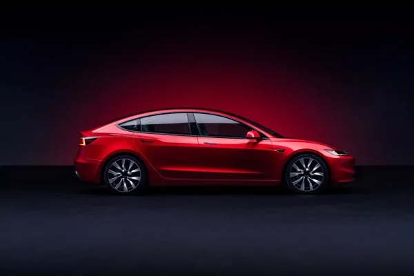 Tesla Model 3 Standard RWD s dojezdem 534 km WLTP