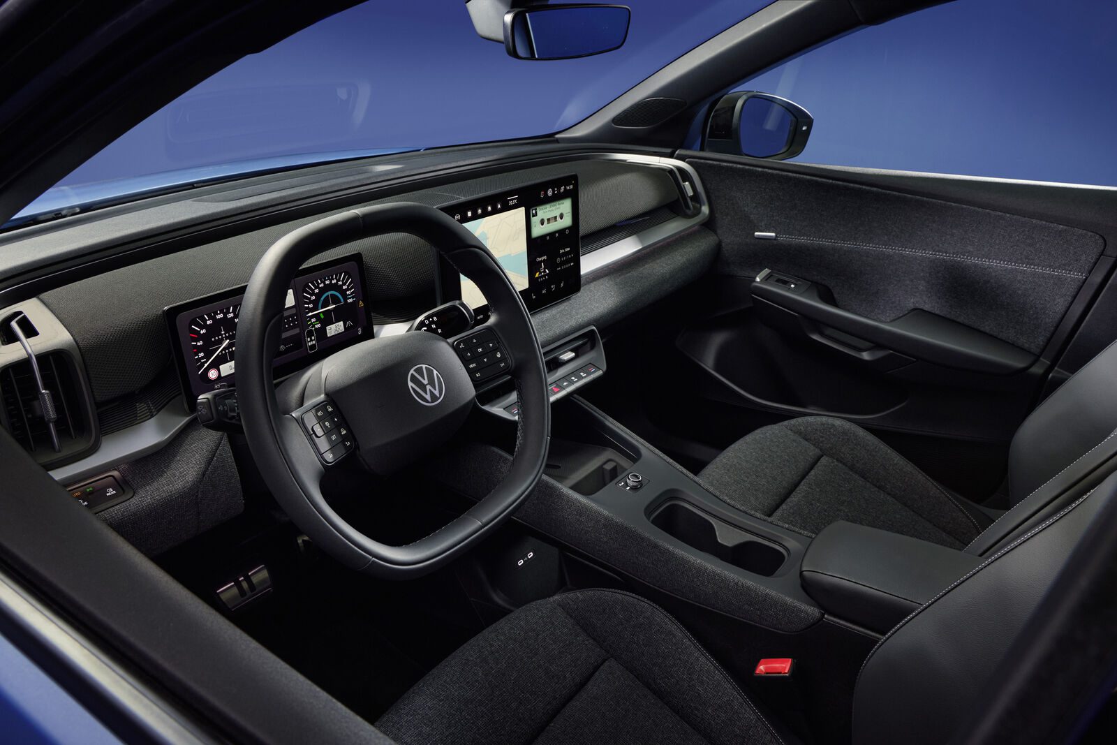Interiér Volkswagen ID. Cross s digitálním přístrojovým štítem a infotainmentem