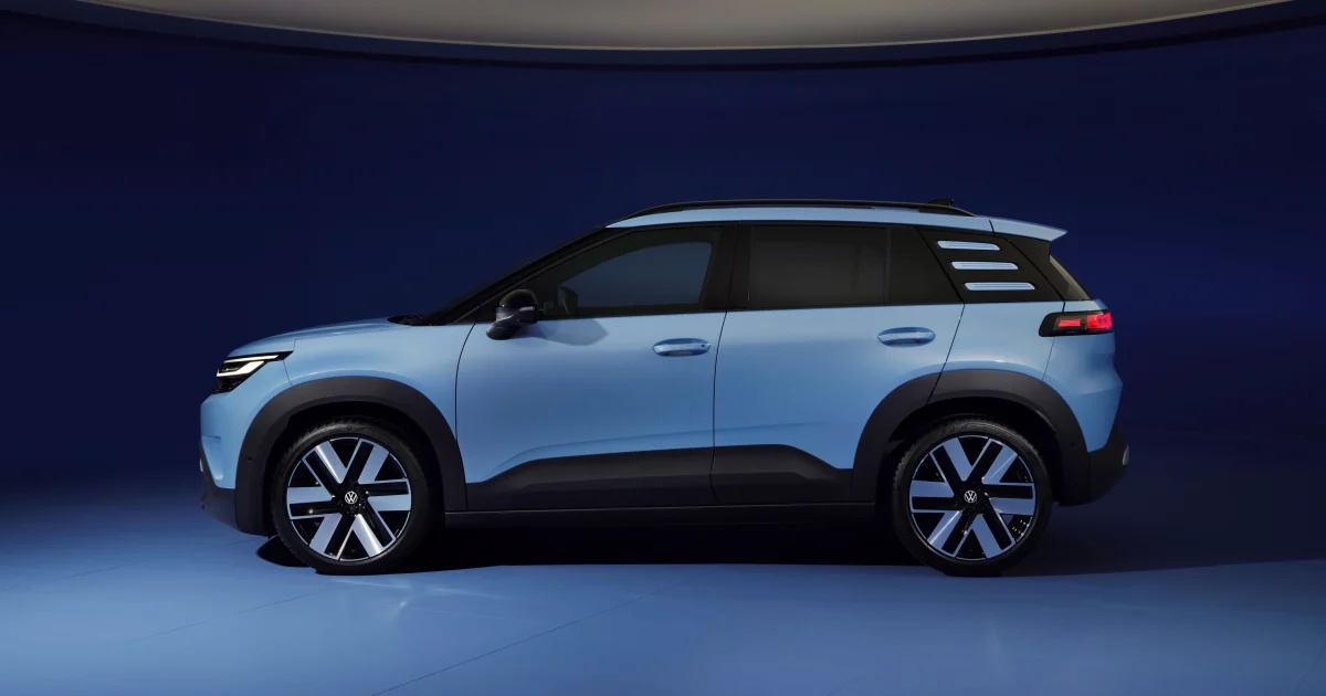 Volkswagen ID. Cross z boku ve studiovém prostředí