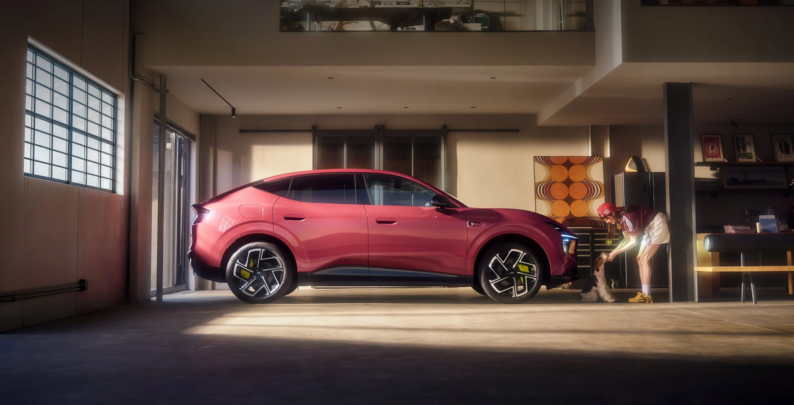 XPENG L03 z boku - profil SUV kupé