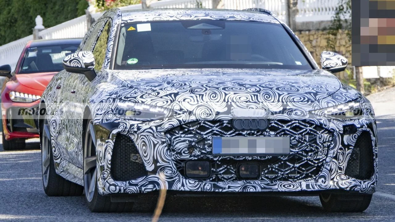 Maskovaný prototyp nové Audi RS 6 Avant generace C9