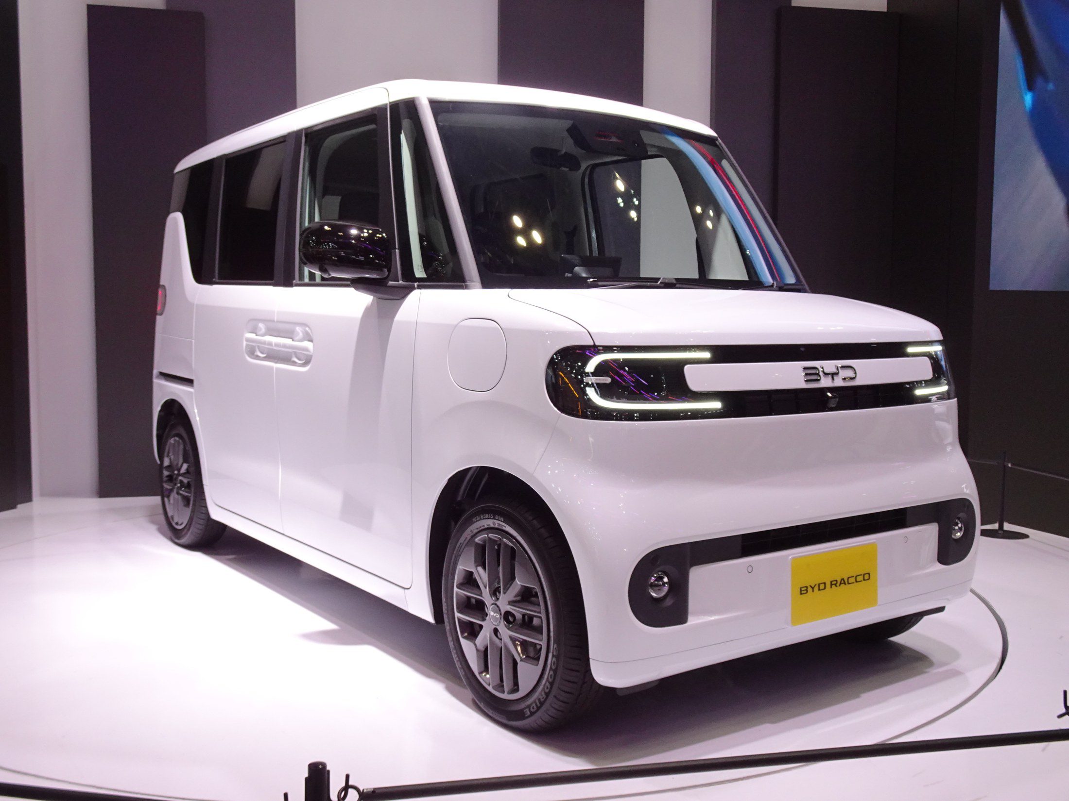 BYD Racco z boku, elektrická kei car dlouhá 3 395 mm