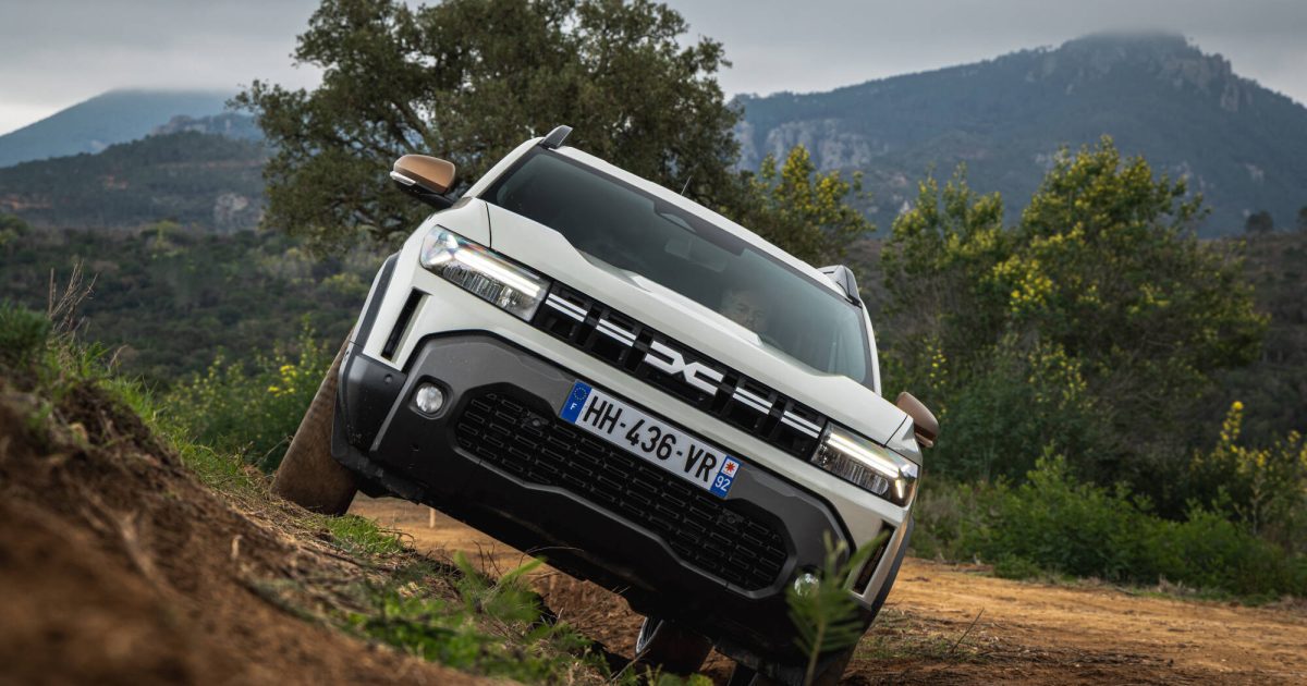 Dacia Duster hybrid 150 4x4 v terénu