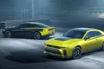 Dodge Charger Super Bee 2027 ve žluté a černé barvě na okruhu