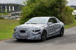 Maskovaný elektrický sedan Mercedes-AMG při testování poblíž Nürburgringu