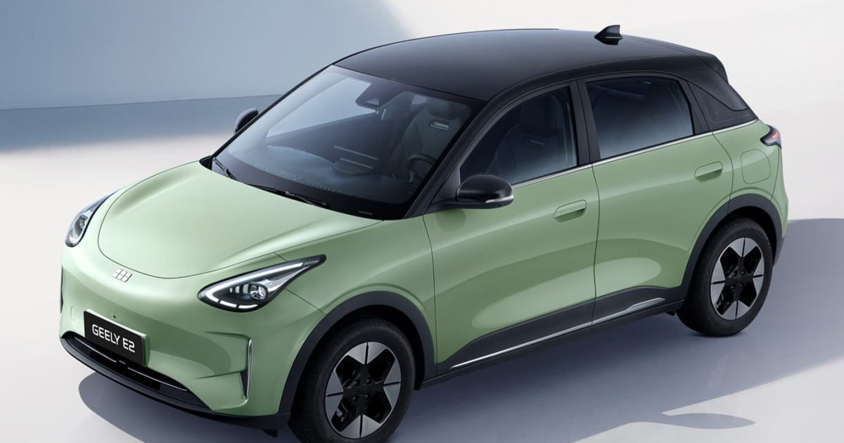Geely E2 2026, malý elektrický hatchback v zelené barvě