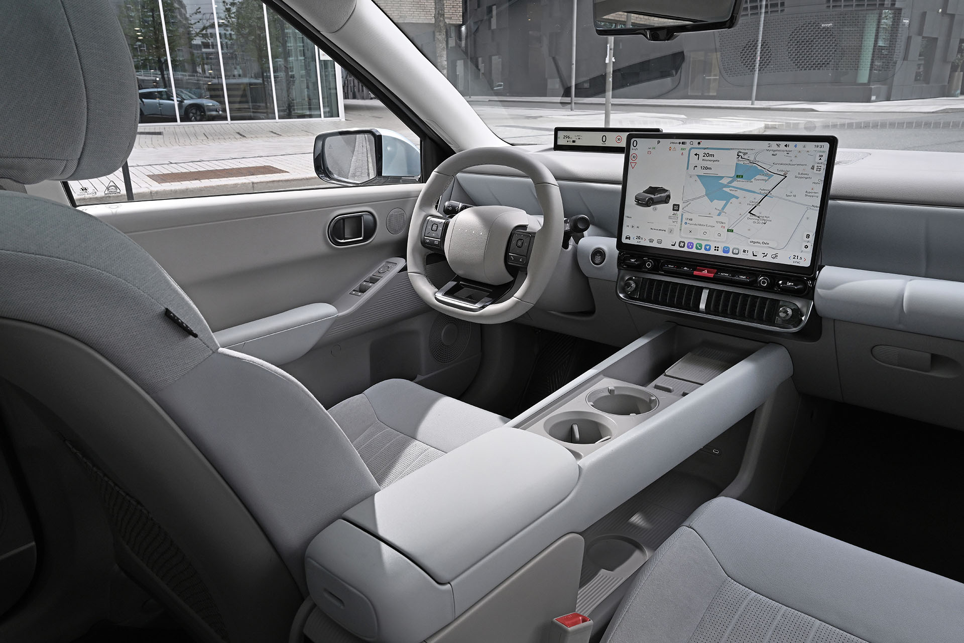 Interiér Hyundai IONIQ 3 s infotainmentem PLEOS Connect