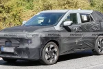 Maskovaný prototyp nové generace Hyundai Kona SX3 při evropských testech