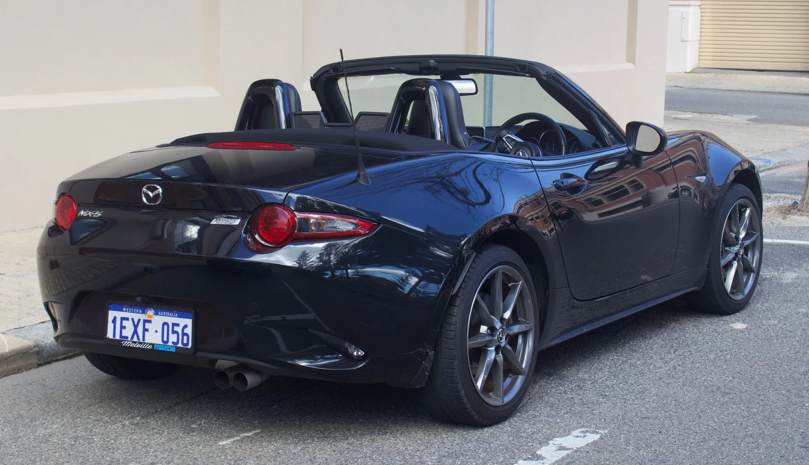 Mazda MX-5 (současná generace) – pohled zezadu