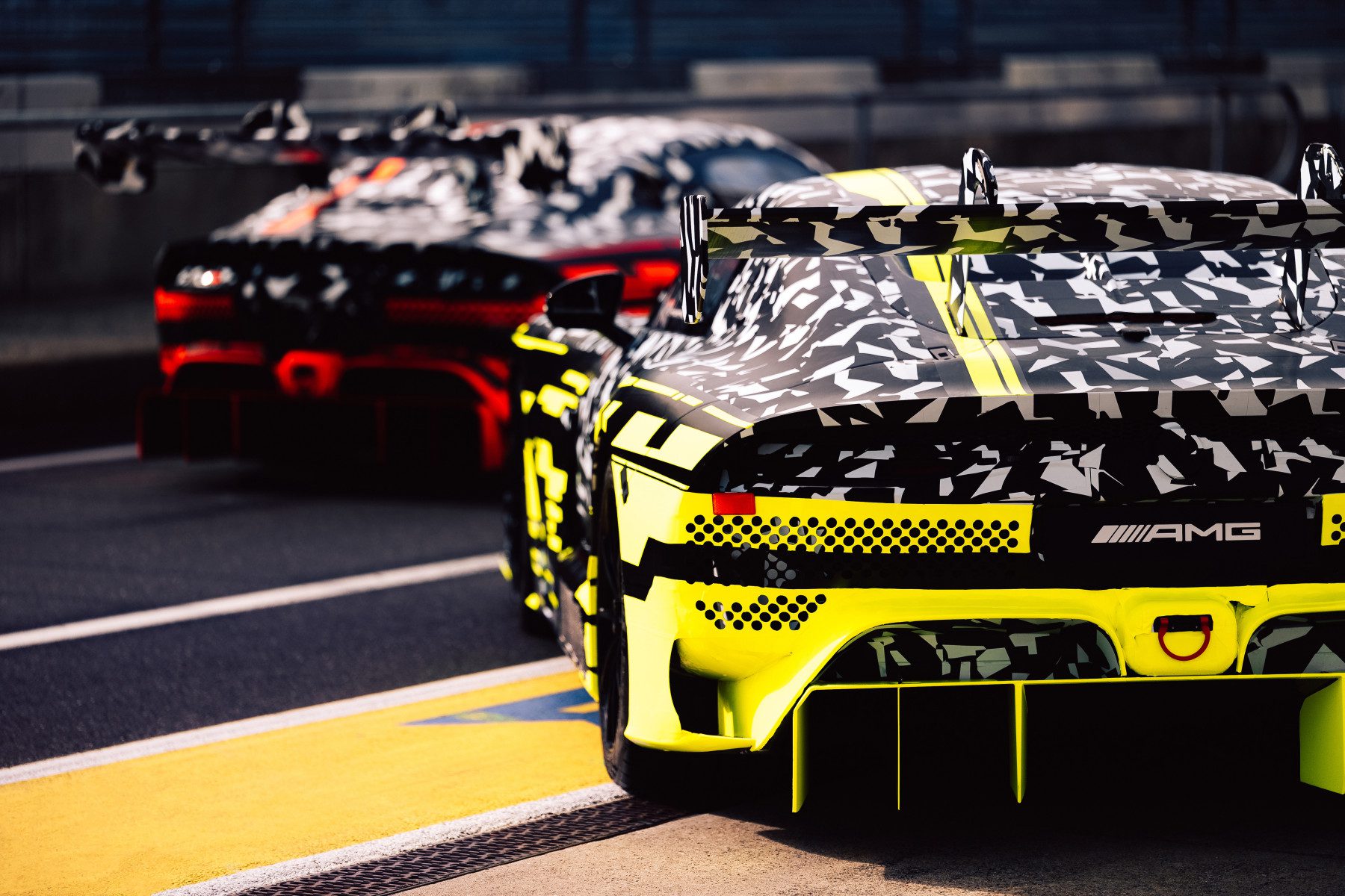 Zadní část maskovaného prototypu AMG GT Black Series