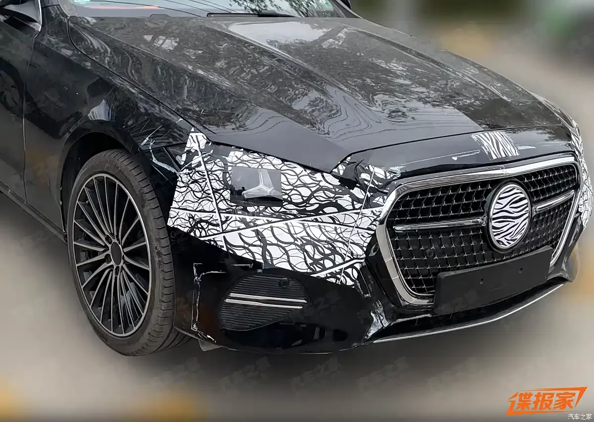 Detail přední části faceliftu Mercedesu třídy C 2027