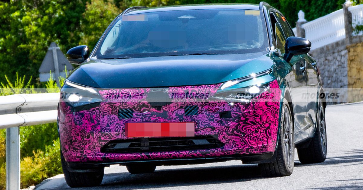 Maskovaný prototyp Nissanu Qashqai při testování zepředu