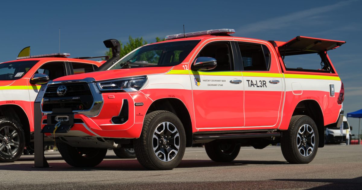Toyota Hilux Hasičského záchranného sboru - Záchranného útvaru, přestavěná na vyprošťovací vozidlo