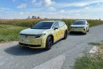 Dva maskované vozy značky Volkswagen