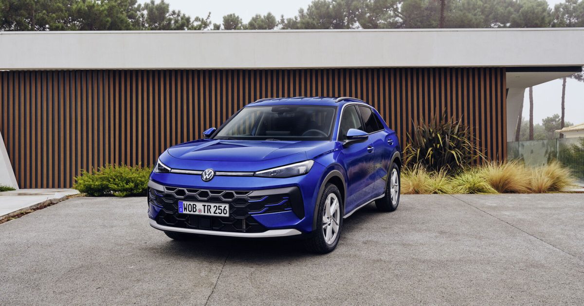 Volkswagen T-Roc druhé generace, přední tříčtvrtinový pohled