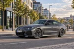 BMW i4 v pražské redakční scéně, pohled zepředu