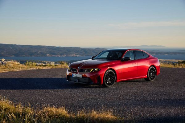 Nové BMW M350 xDrive (G50) zepředu