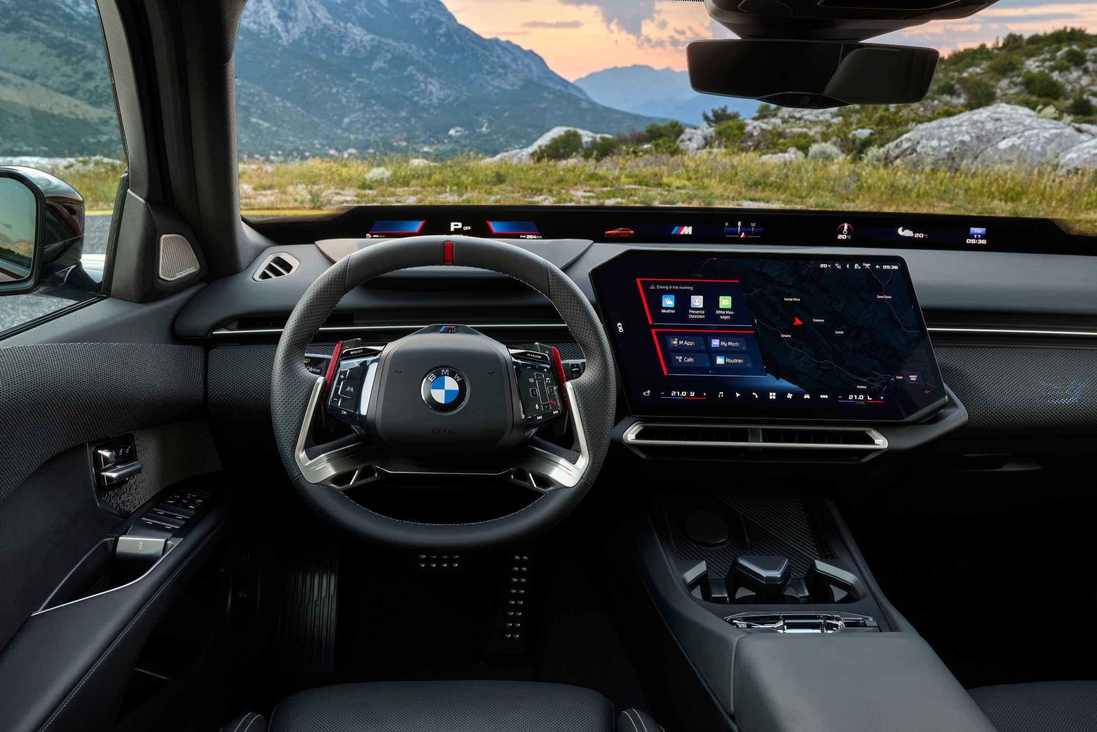 Interiér nového BMW řady 3 s projekcí Panoramic Vision a 17,9palcovým displejem