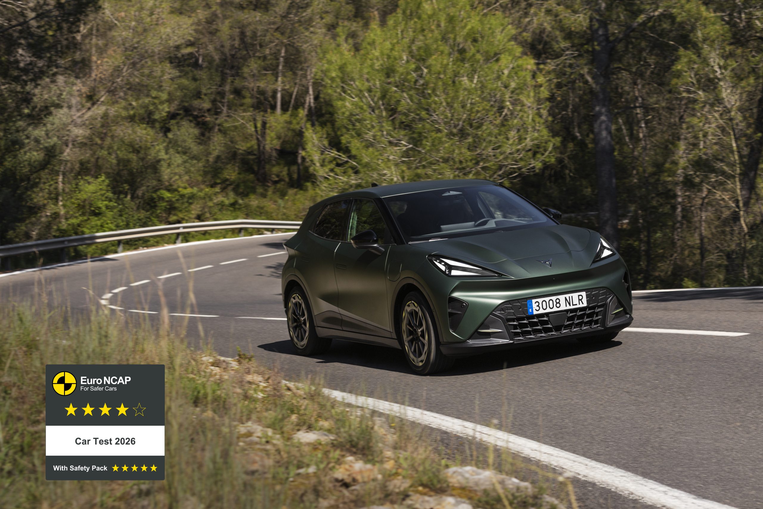 Zelená CUPRA Raval při jízdě, hodnocení Euro NCAP 2026