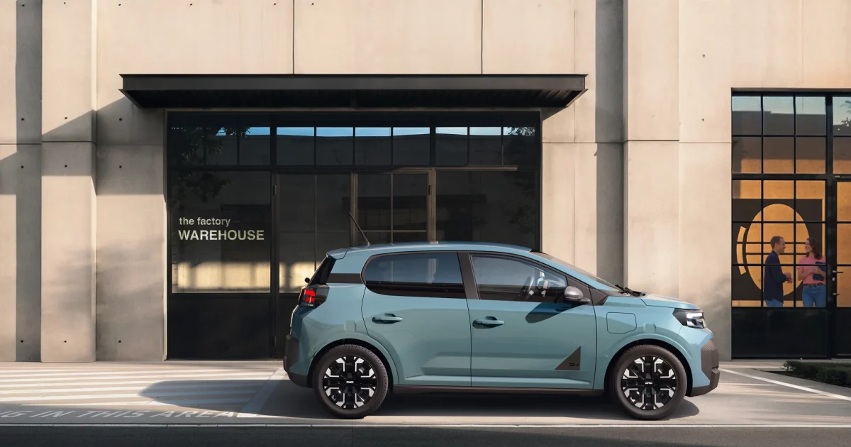 Nová Dacia Spring druhé generace z boku