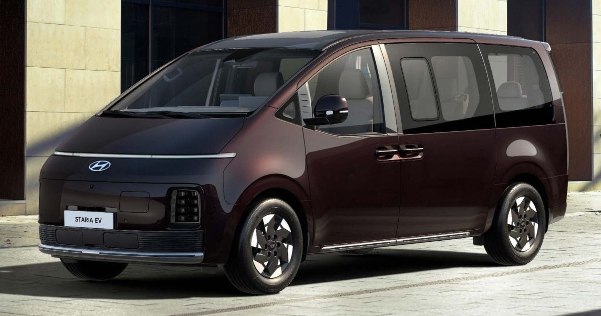 Hyundai Staria Electric v čelním tříčtvrtečním pohledu