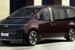 Hyundai Staria Electric v čelním tříčtvrtečním pohledu