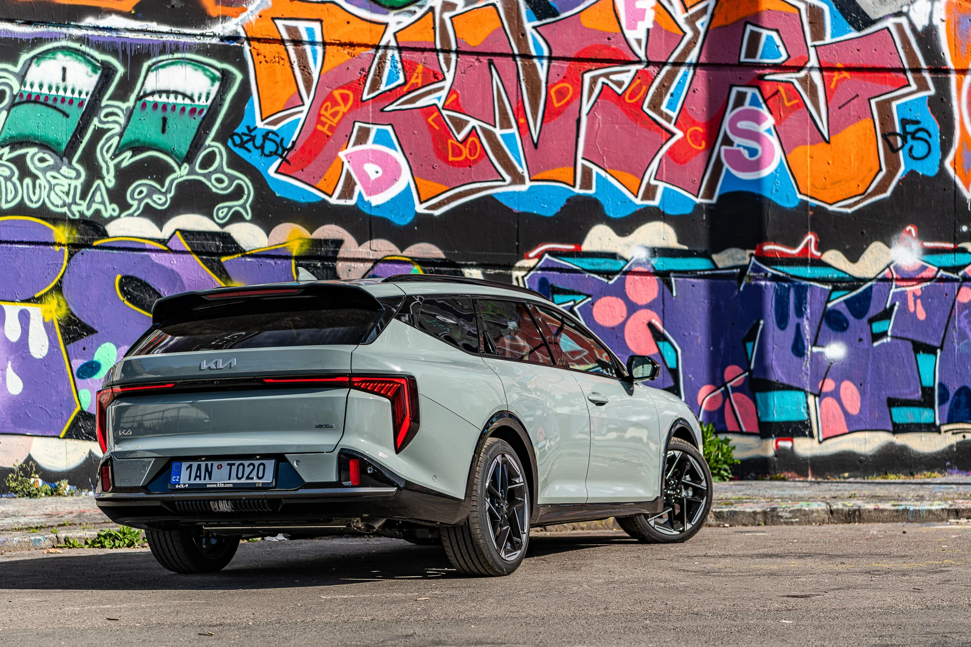 Zadní část Kia K4 Sportswagon