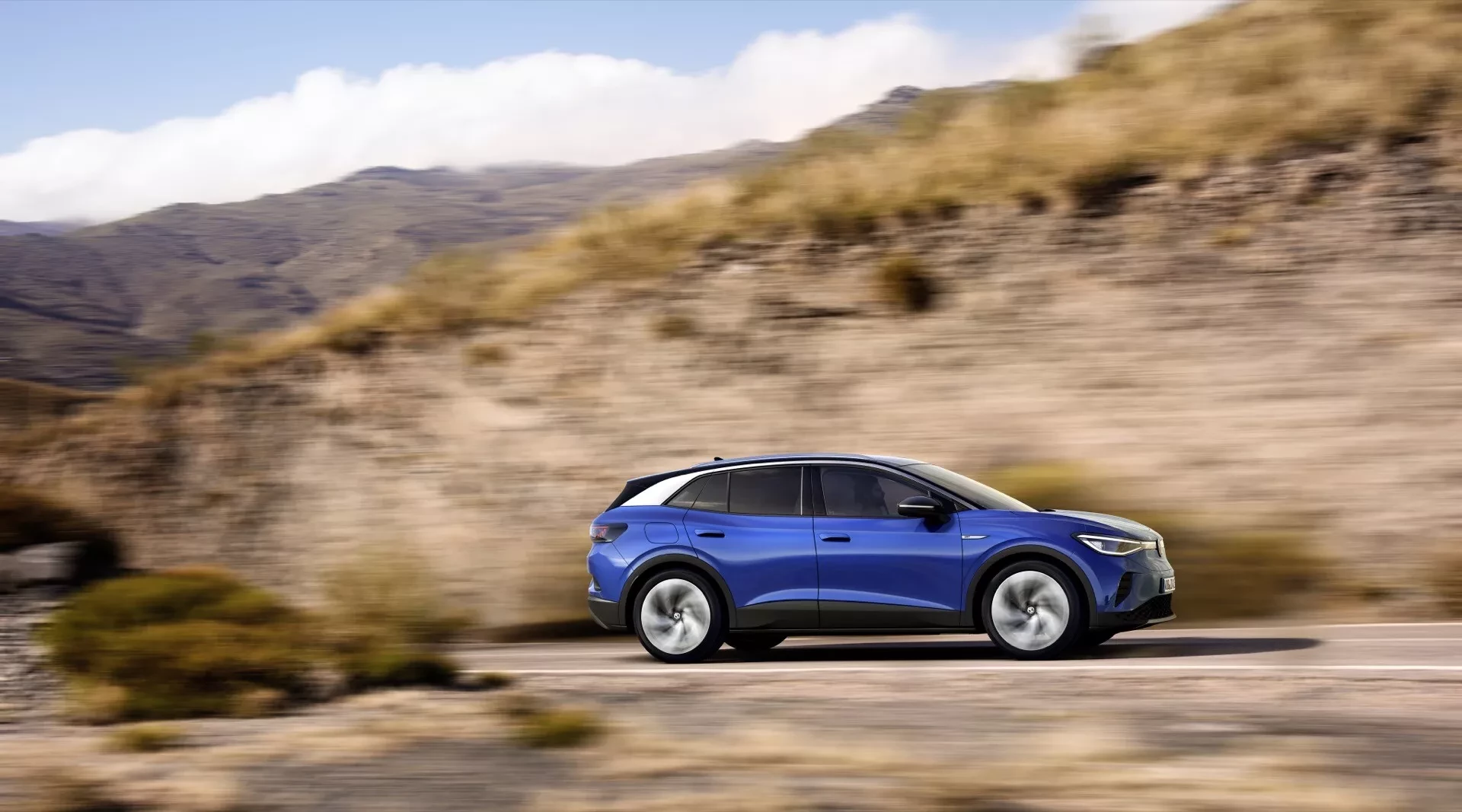 Volkswagen ID.4 původního provedení v modré barvě