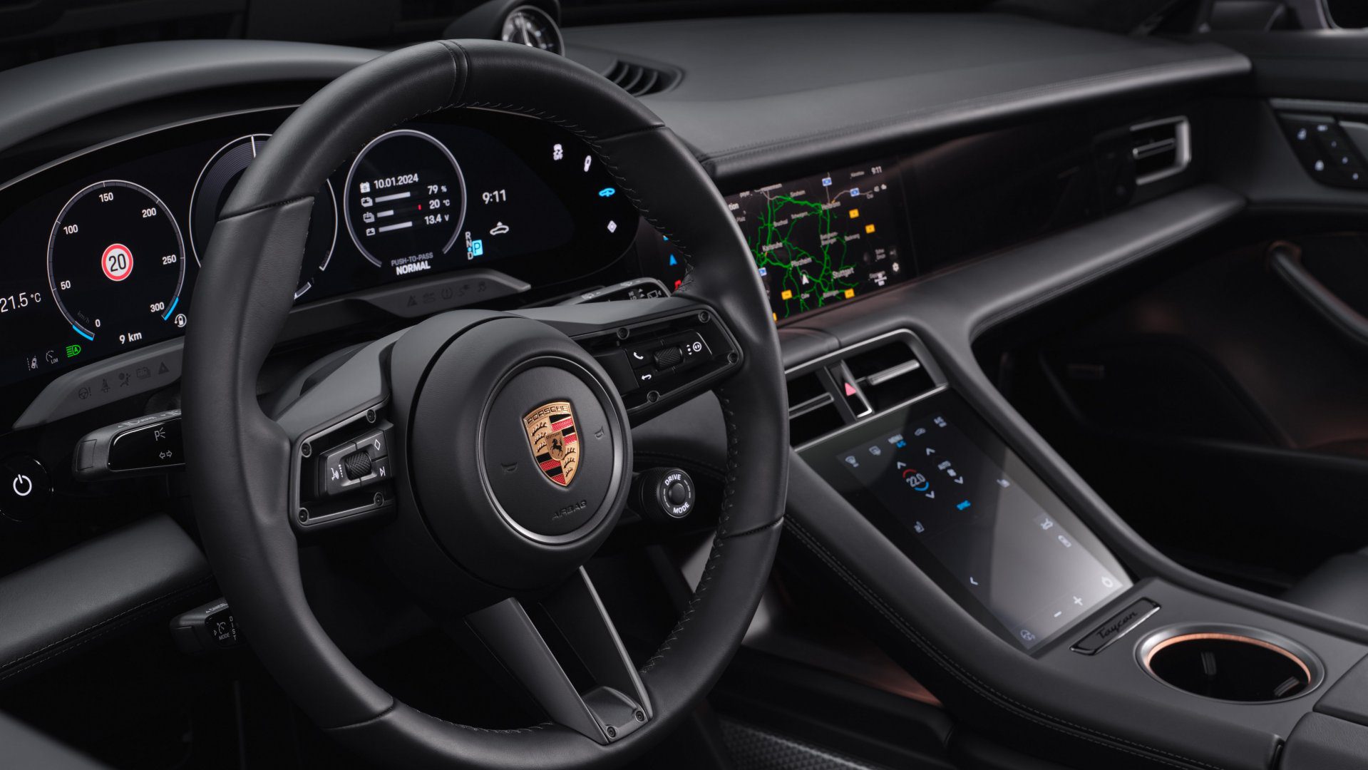 Porsche Taycan, kokpit se zahnutým digitálním přístrojovým štítem
