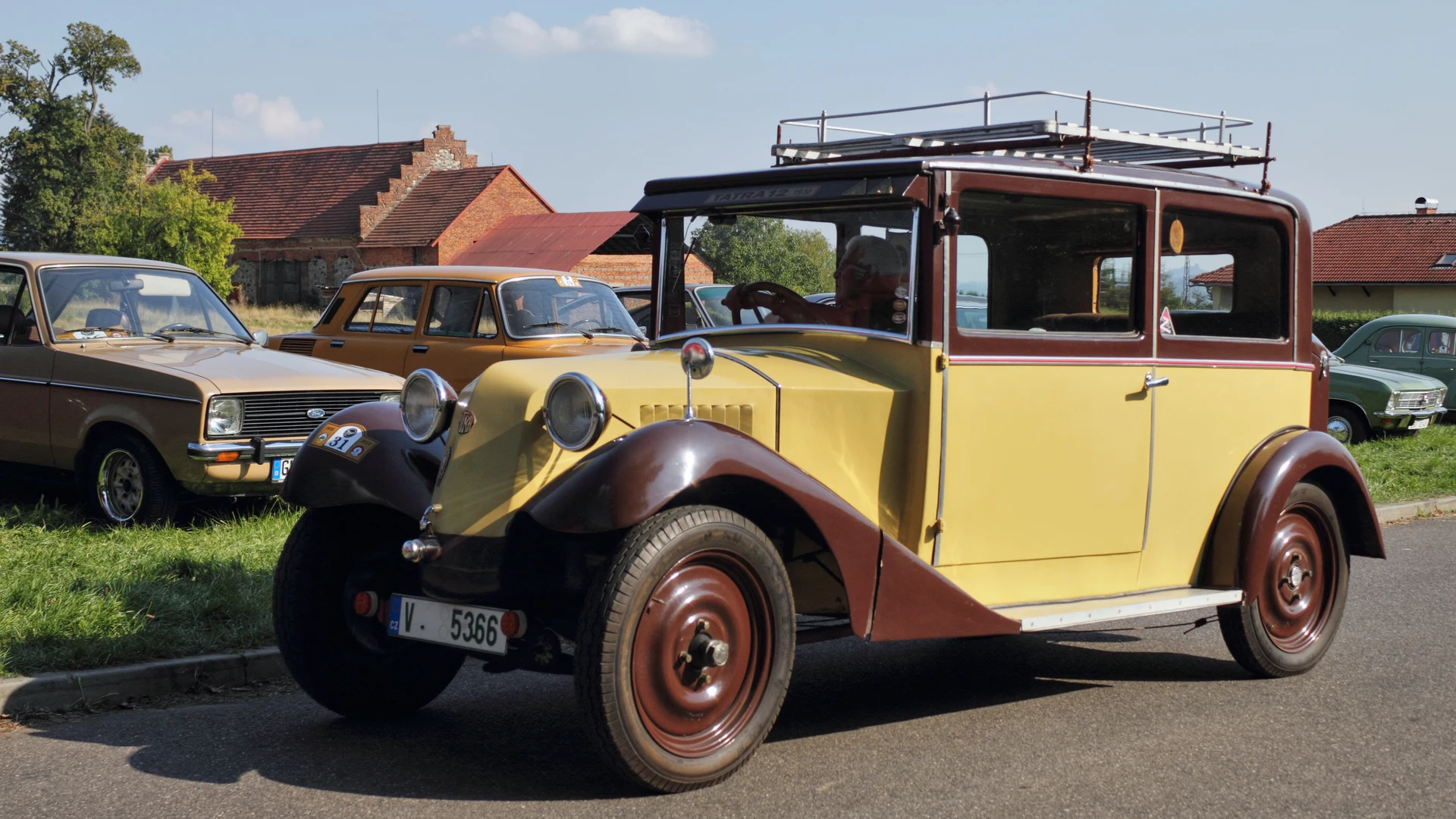 Tatra 12 na setkání k výročí autoklubu v Liberci