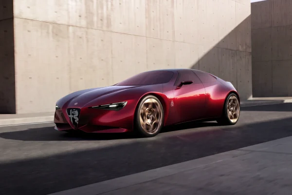 Alfa Romeo Cuorerosso, přední tříčtvrteční pohled na červený koncept