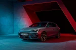 CUPRA Leon na oficiální fotografii výrobce, pohled zepředu ze tří čtvrtin