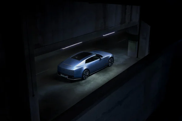 Jaguar Type 01, produkční elektrické čtyřdveřové GT, oficiální fotografie exteriéru