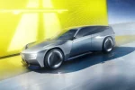 Opel STX Concept, celé elektrické kombi zepředu a z boku