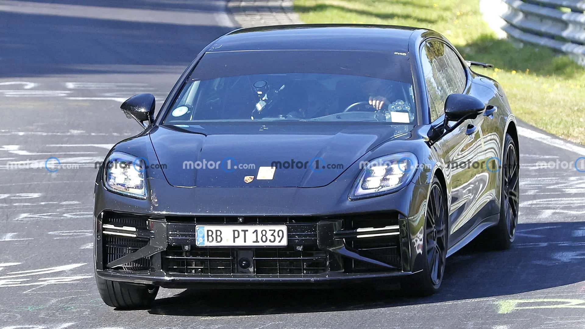 The Stuttgart Redraw: What the Camouflaged Panamera Facelift Signals for 2027 — image 3
