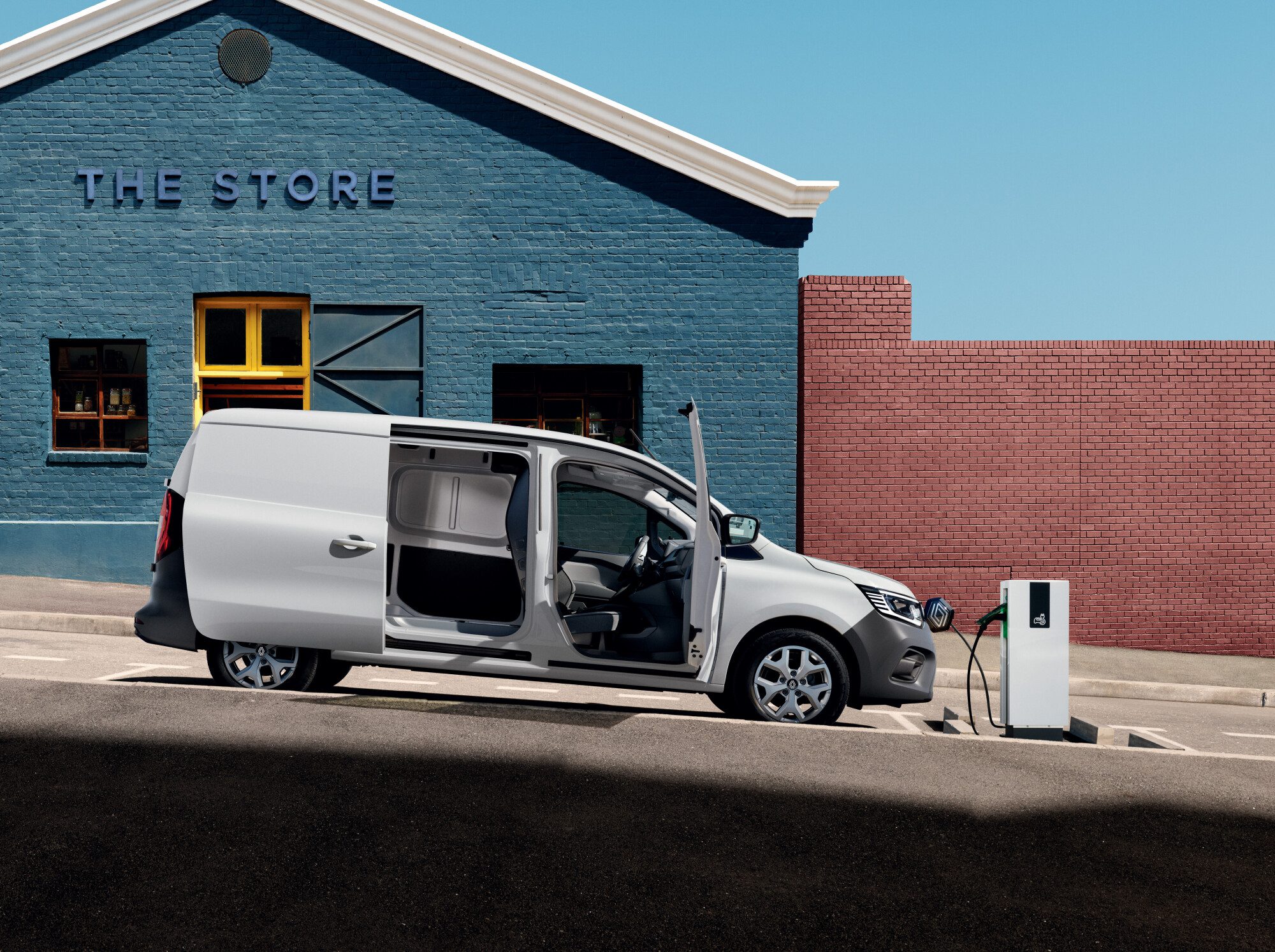 Renault Kangoo Van E-Tech Electric s otevřenými dveřmi
