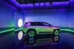 Škoda Peaq v bočním pohledu v expozici Peaq Inside na Designbloku 2026