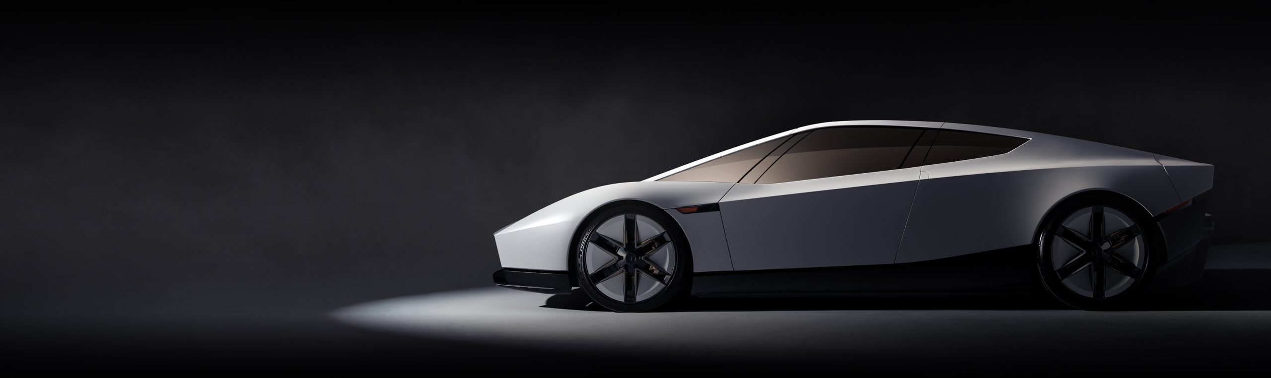 Nová Tesla Roadster v bočním pohledu s hranatou karoserií