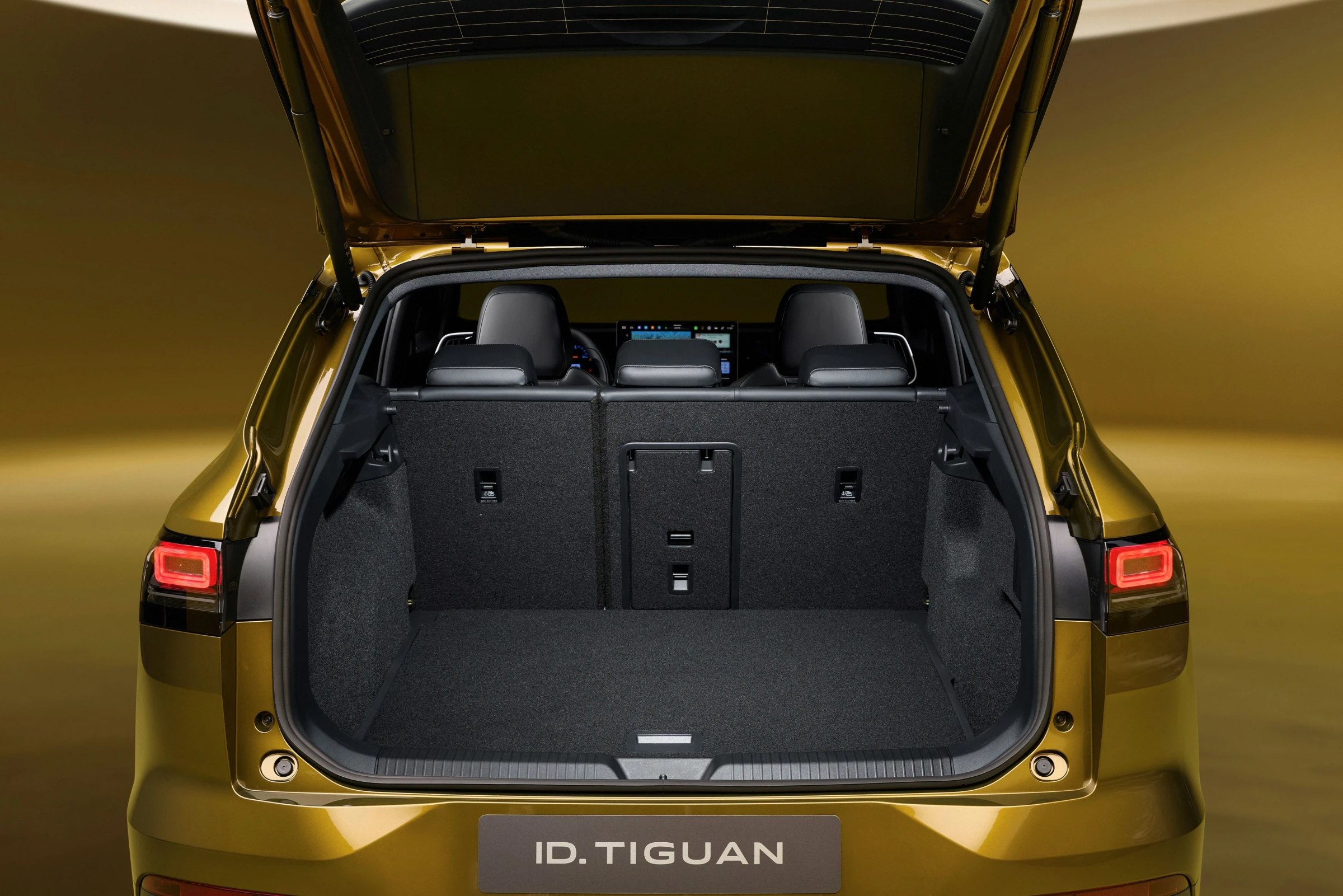 Zavazadlový prostor Volkswagenu ID. Tiguan s otevřeným víkem